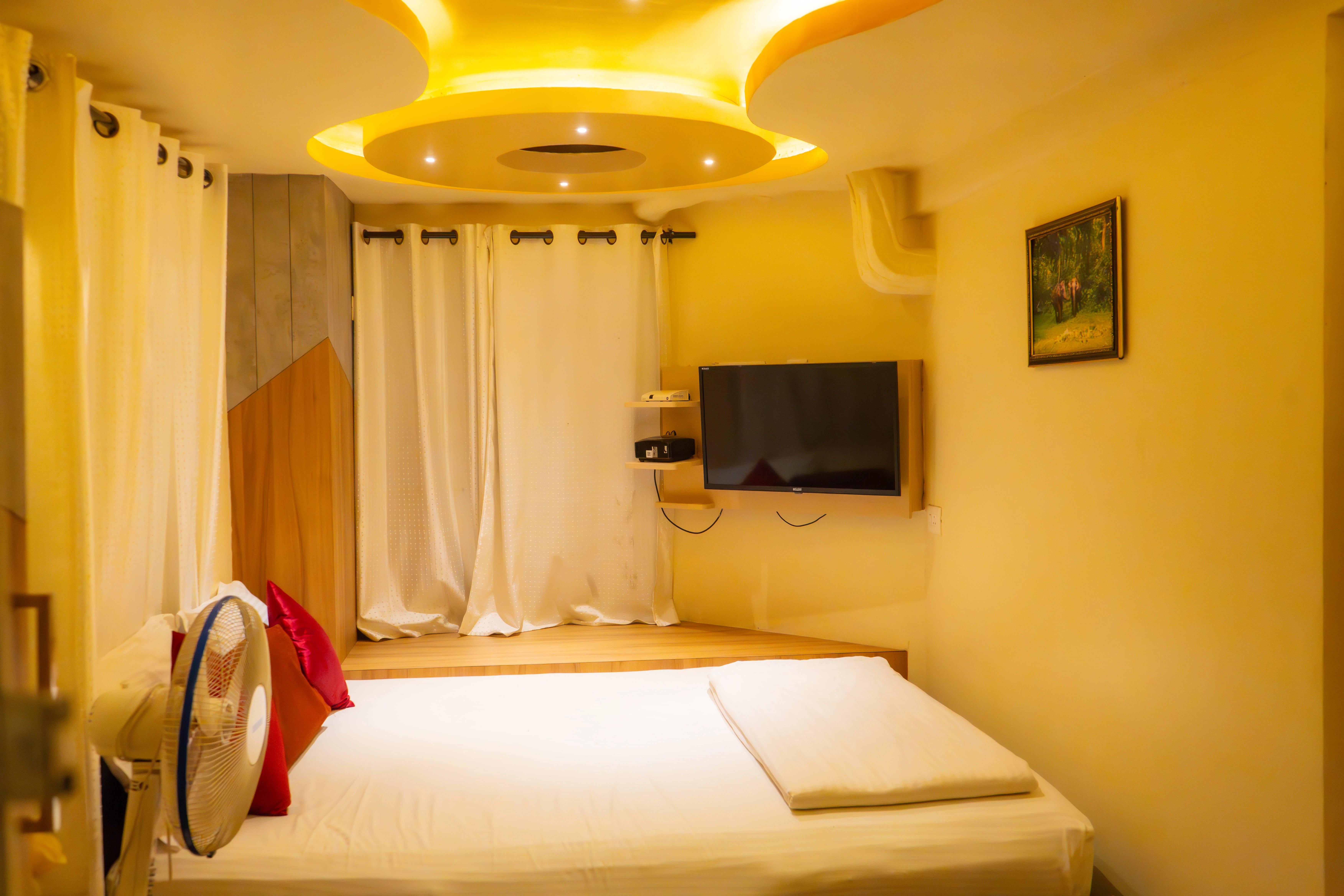 Luxury Treehouse Studio